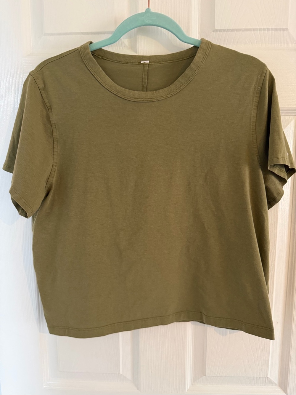Lululemon classic Essential Boxy Crew Neck Tee - Olive